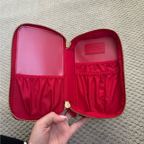 Trish McEvoy spotted tan black and red Makeup brush Case - Picture 5 of 9